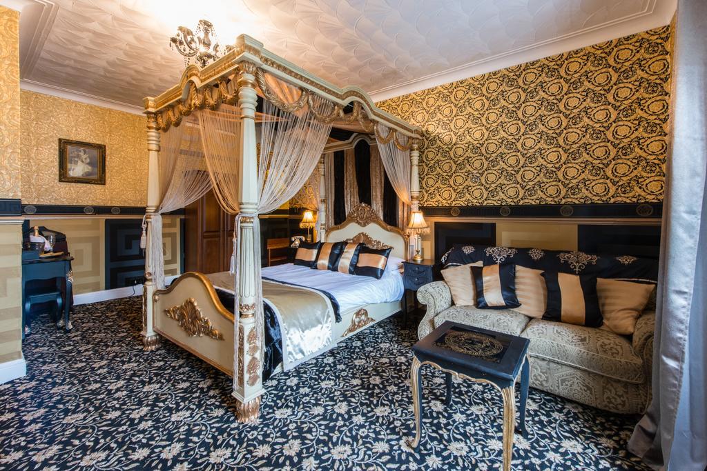 לאנרווסט Maenan Abbey Hotel מראה חיצוני תמונה