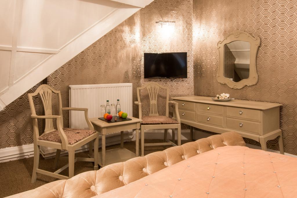 לאנרווסט Maenan Abbey Hotel מראה חיצוני תמונה